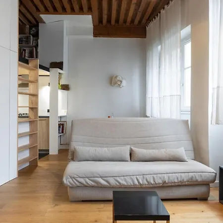 Dify Saint Georges - Vieux Appartement *